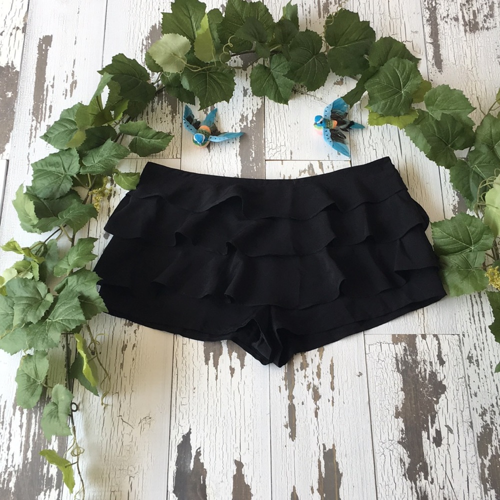 Kimchi Blue black ruffle shorts size 4